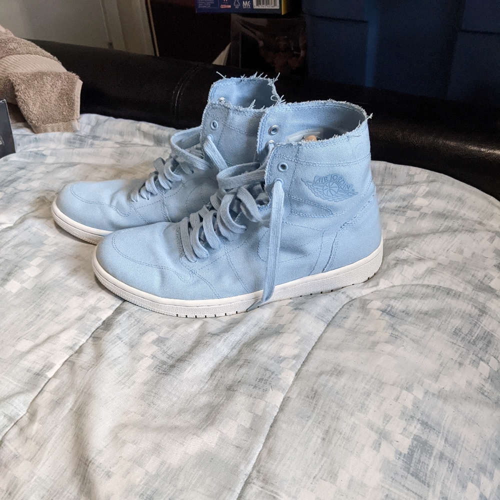Air Jordan 1 Retro High Decon Ice Blue Size 9